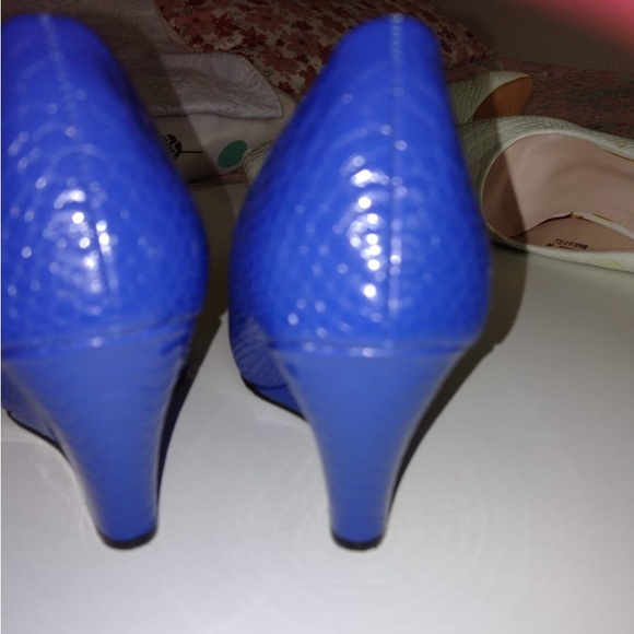 Shoes - Picture 1 of 3